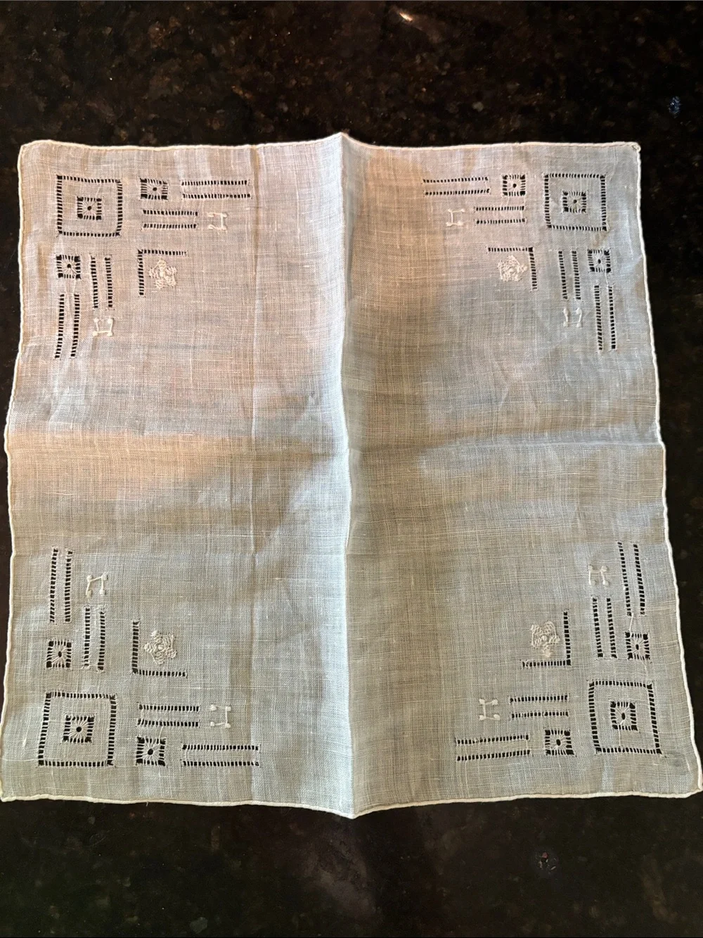 Vintage White Embroidered Linen Napkins - Set of 4